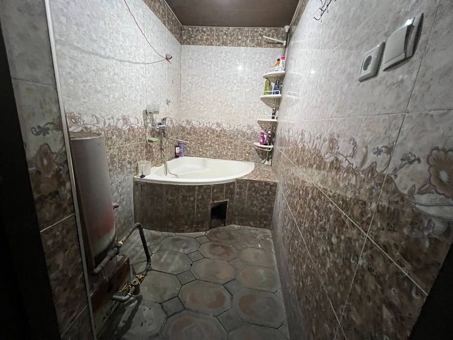 Сдается 3х комнатный ДОМ 
С обстановкой 
В горде Алмалыке