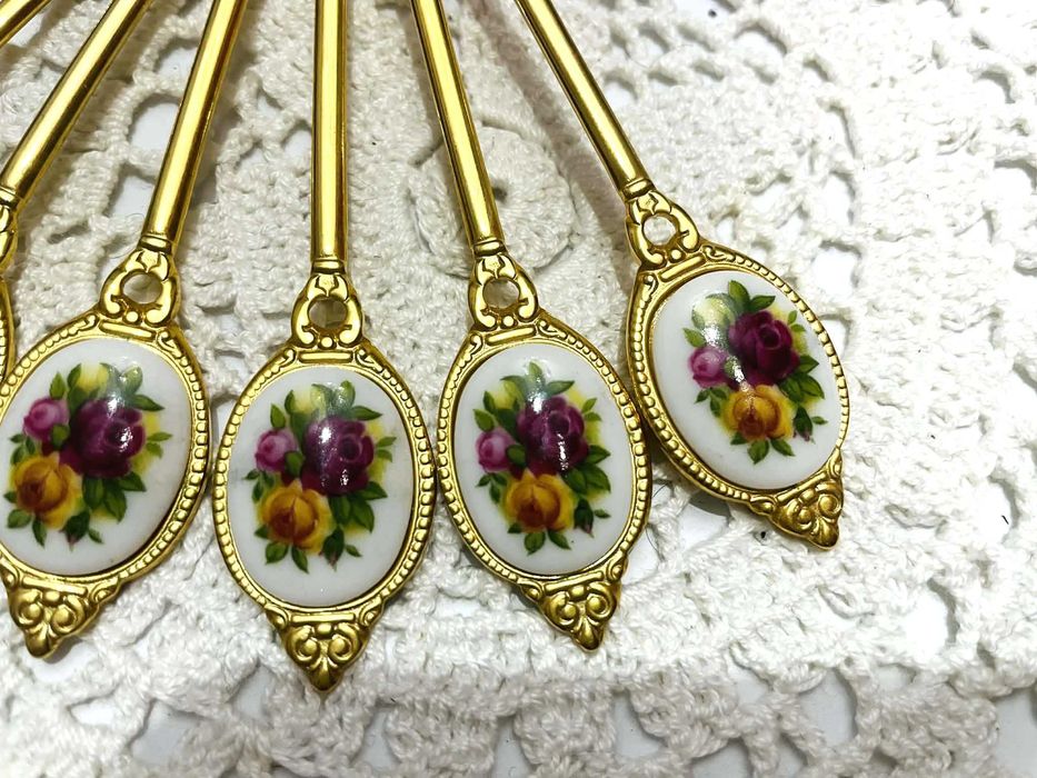 ROYAL ALBERT красиви позлатени лъжички от Англия