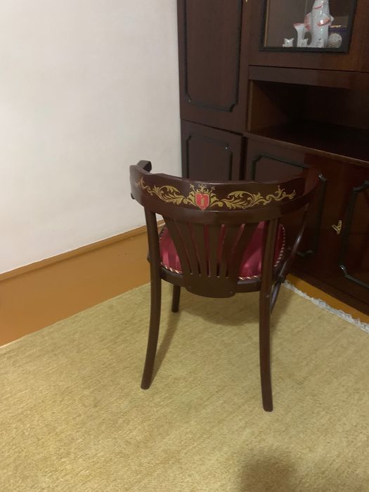 Стулья мягкие презентабельные,