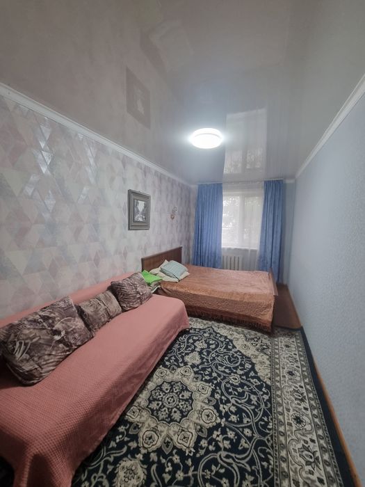 Сдам  2 комн квартиру в центре