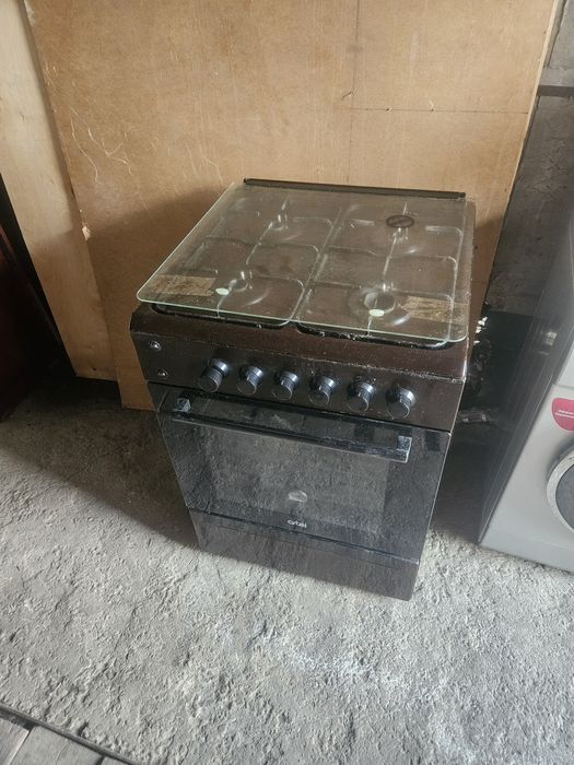 Продаётся газ плита Артел рабочий