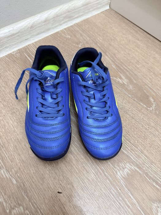 Бутсы футбольные