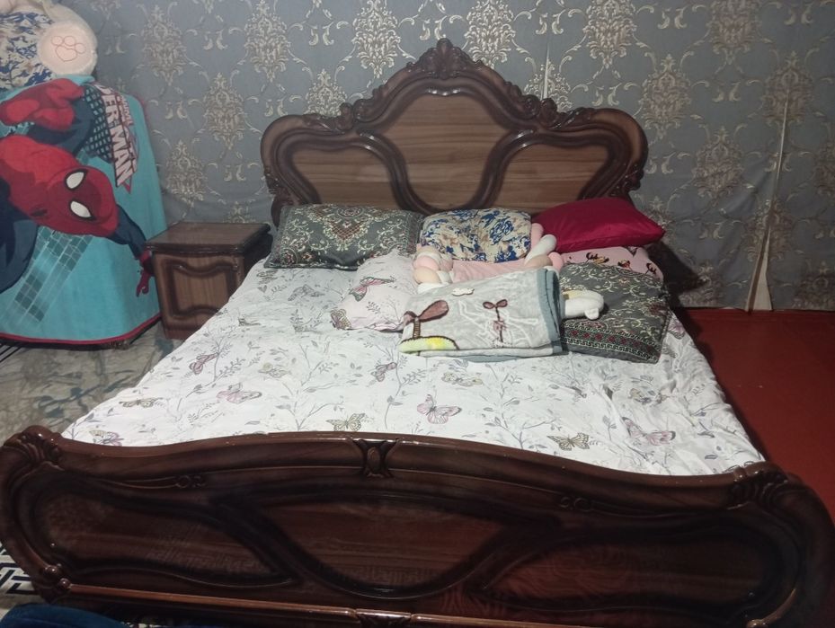 Dvux spalniy matrasi bilan sinmagan yangi sotaman