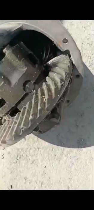 Редуктор задни мост ТЛК 80/105.