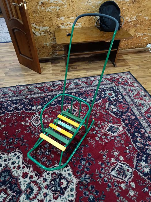 Санки детские зелёные с ручкой