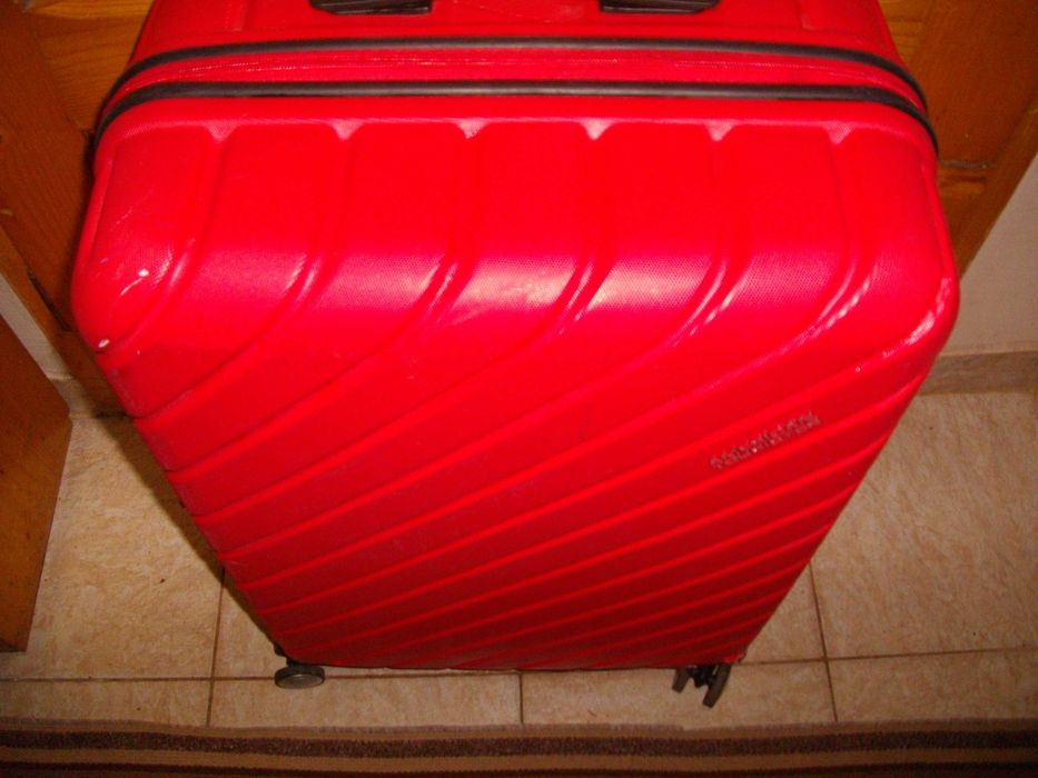 Голям,среден и малък куфар,пластмаса и текстил