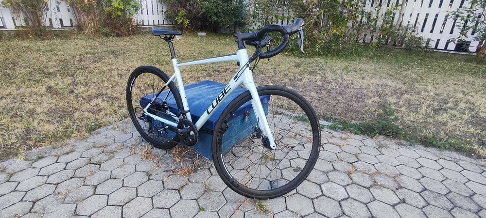 Шосеен велосипед Cube Attain Pro 28
