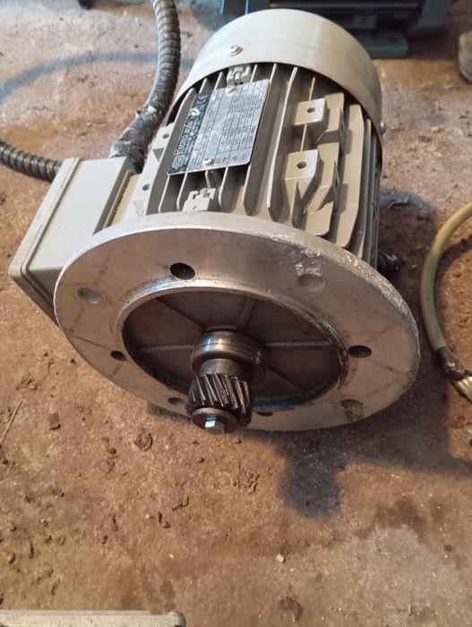 Трифазен електромотор АВВ  2.2 kw
