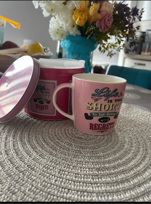 Cana portelan 350ml si cutie metal