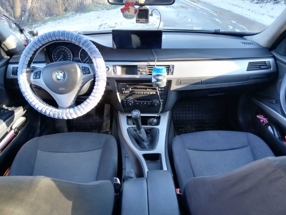 Vând bmw e90 seria 3 an 2007 motor 2.0d 163 cp manual