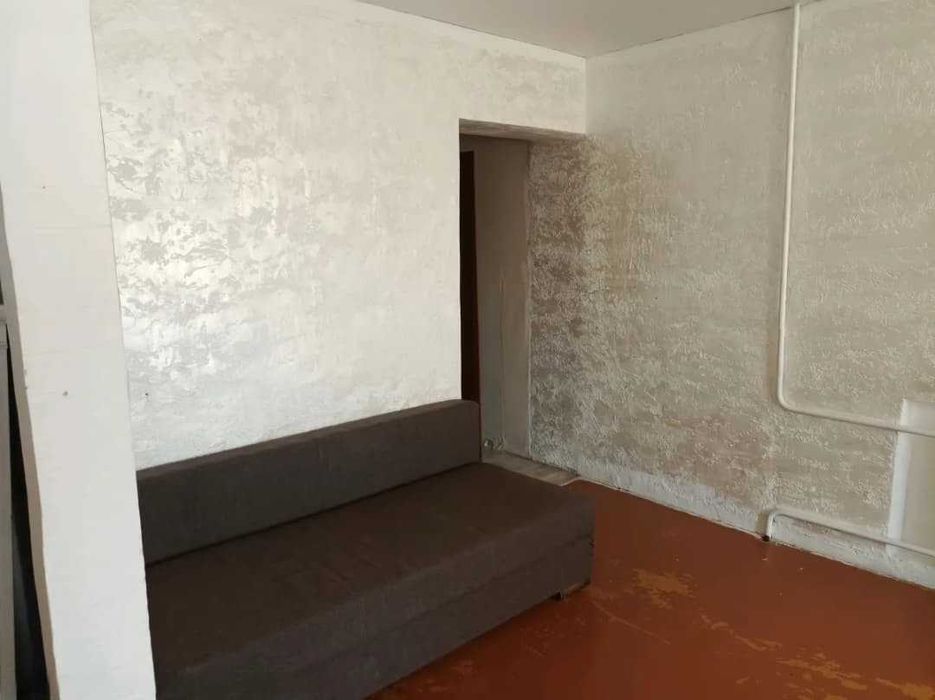 Срочно продам 1 ком кв. в центре  города