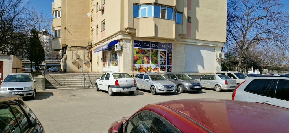 Spațiu comercial