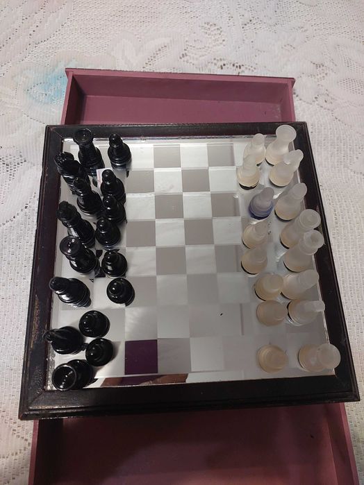 Продам шахматы сувенирные