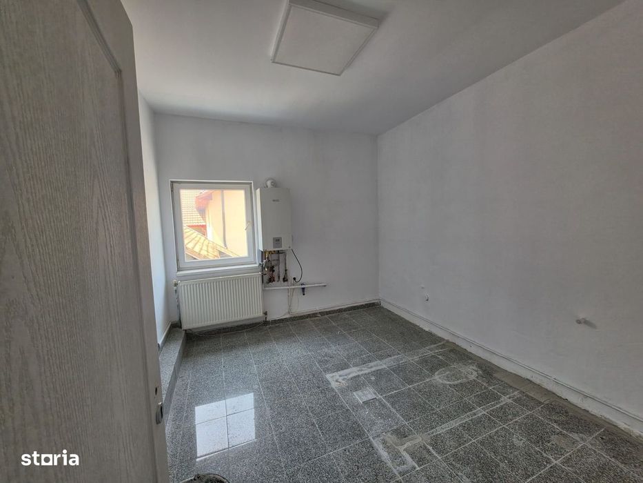 5 euro/mp! Spatiu birouri/comercial de inchiriat, zona Pod Ira