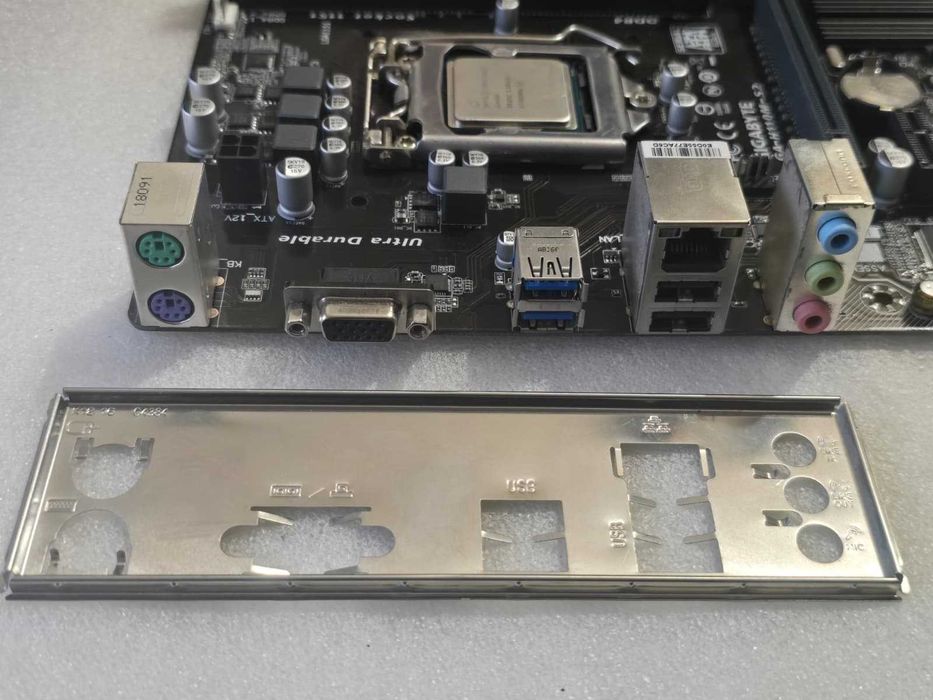 Placă de bază Gigabyte GA-H110M-S2 (Socket 1151, DDR4) + Procesor Intel Pentium G4400 3.30GHz