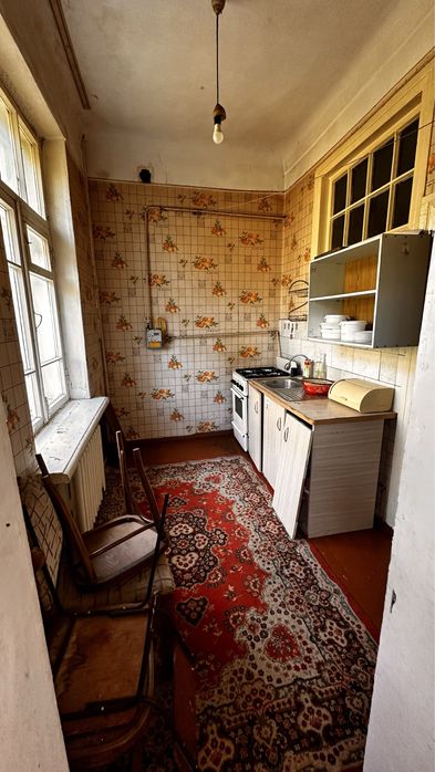 Сдается 2-х комнатная квартира в центре.