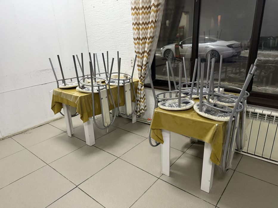 Продам стол и стулья почти новые