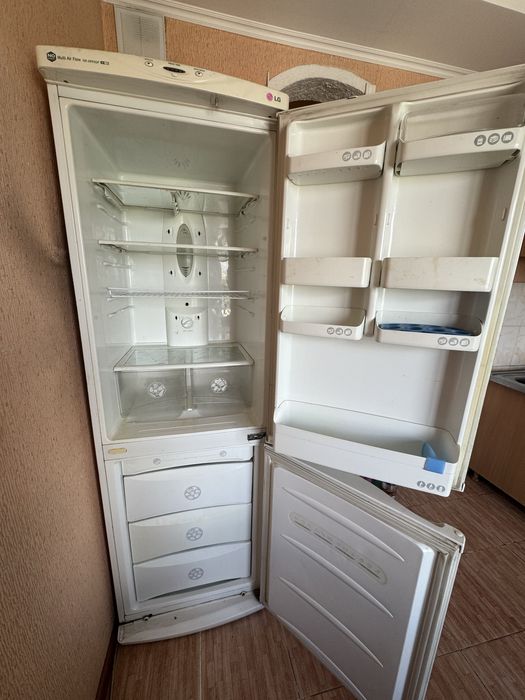 Отдам даром  нерабочий холодильник