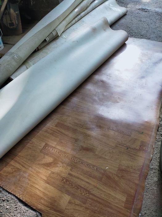 Линолеум, тумбочки