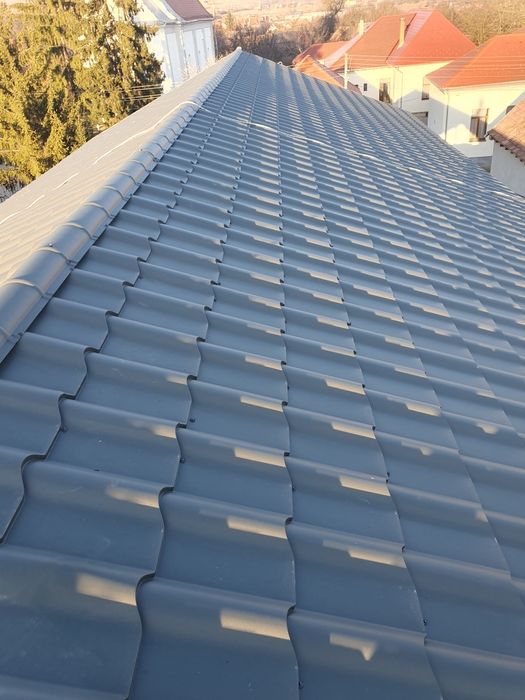 Firma acoperisuri invelitori dulgherie mansardari reparatii