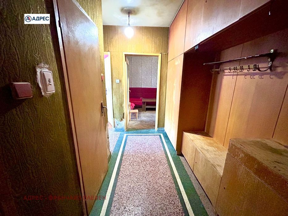 Продава се Двустаен апартамент в Враца, Център - 68 кв.м за 1275 €/кв.м - Снимка #3