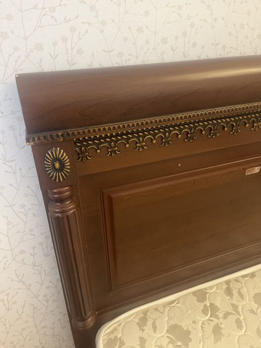 Продам спальный гарнитур