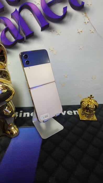 Samsung Z Flip 4 5G 128GB 8GB Ram Duos.Preṭ fix!