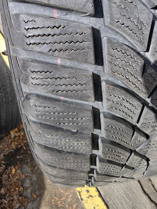 2 бр. зимни гуми 215/55/17 GoodYear 6,5 mm DOT 3317