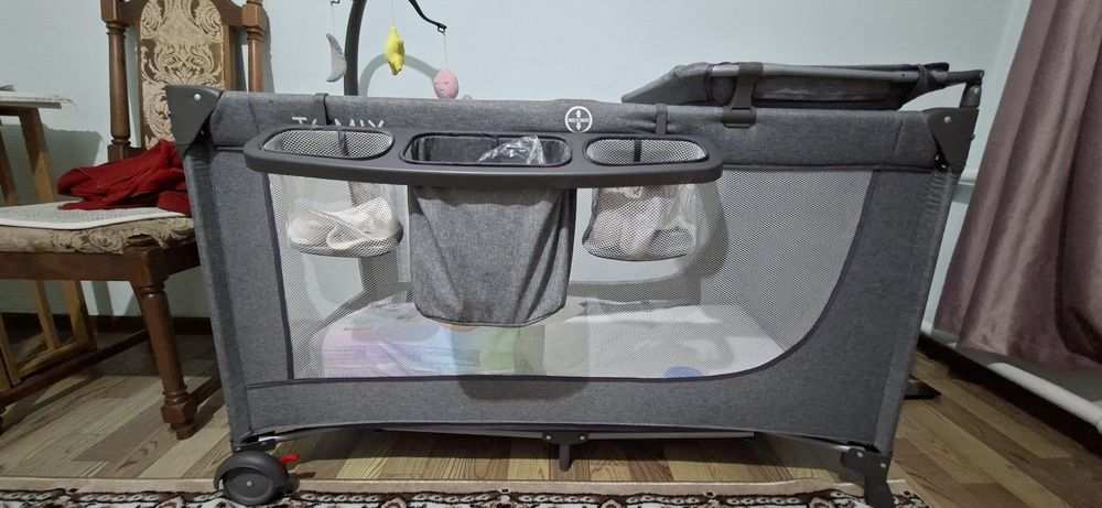 Детская  кровать и манеж