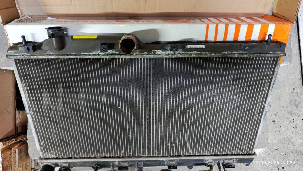 Продам радиатор б/у Субару outback 2011