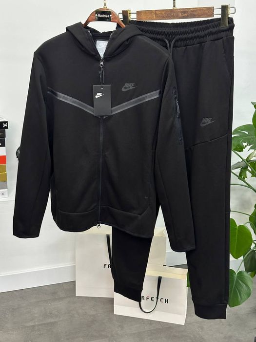 Екипи Nike Tech Fleece