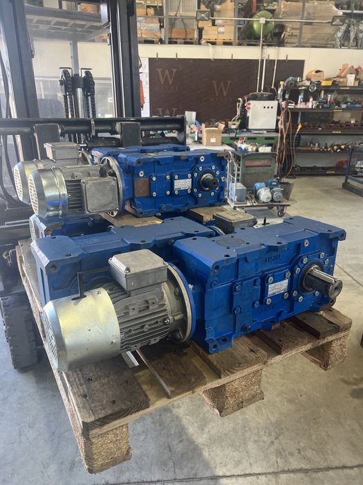 Мотор-редуктор 0.75 кВ 5.5/2.8 оборота