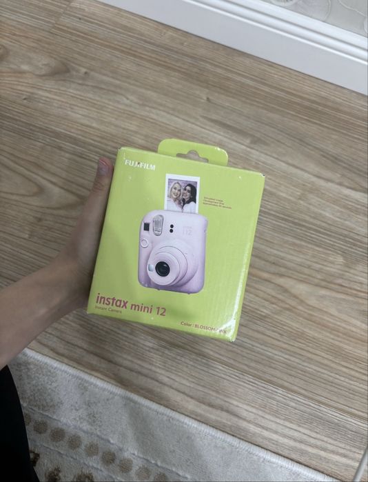 продам Instax mini 12
