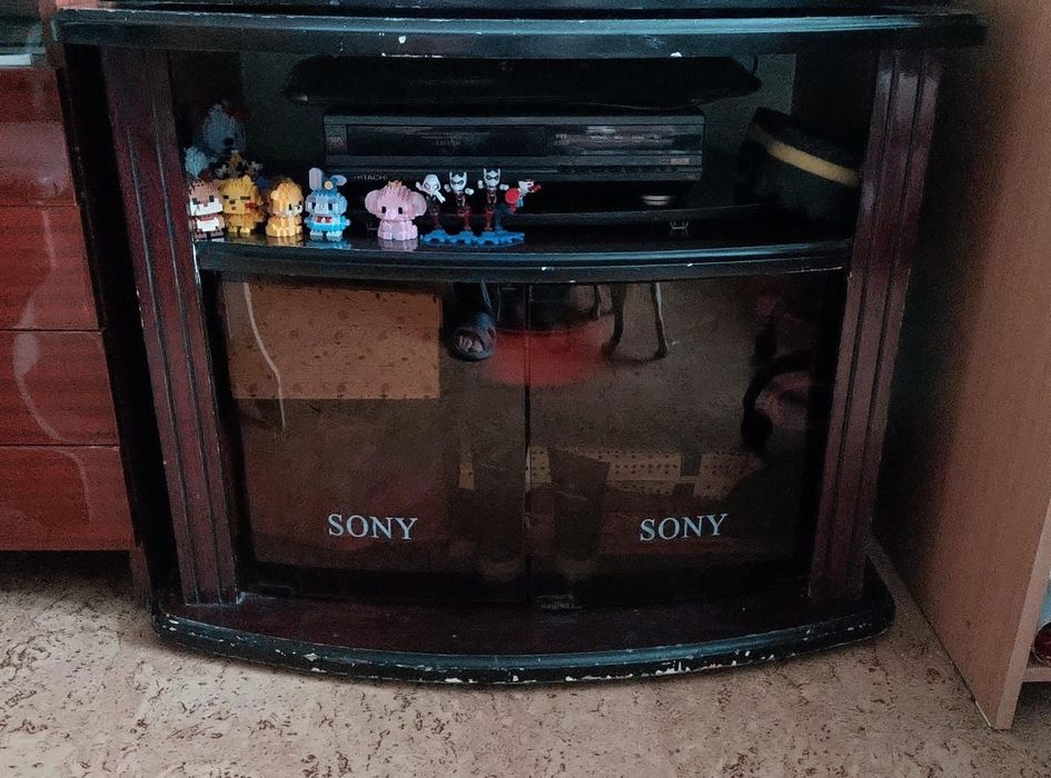 Продам тумбочку 2000т