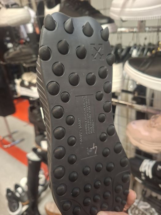 Off white negru cu alb calitate superioara