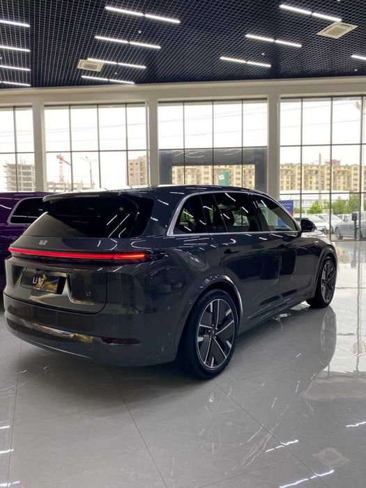 Lixiang Li Auto Официальный дилер L7 мокрый и черный цвет кузова