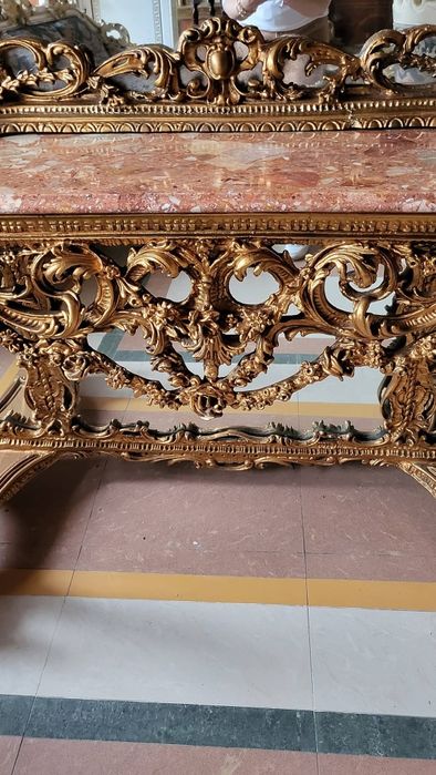 Конзолна маса. Внос от Италия