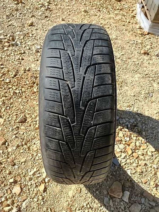 ОДНА шина 205/55 R16 - "Kumho I*Zen KW31" (Китай), зимняя.