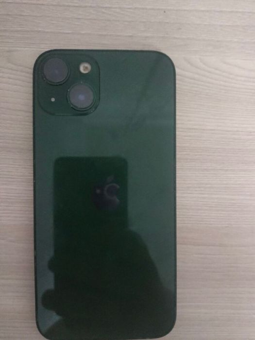 iPhone 13 в хорошем состоянии