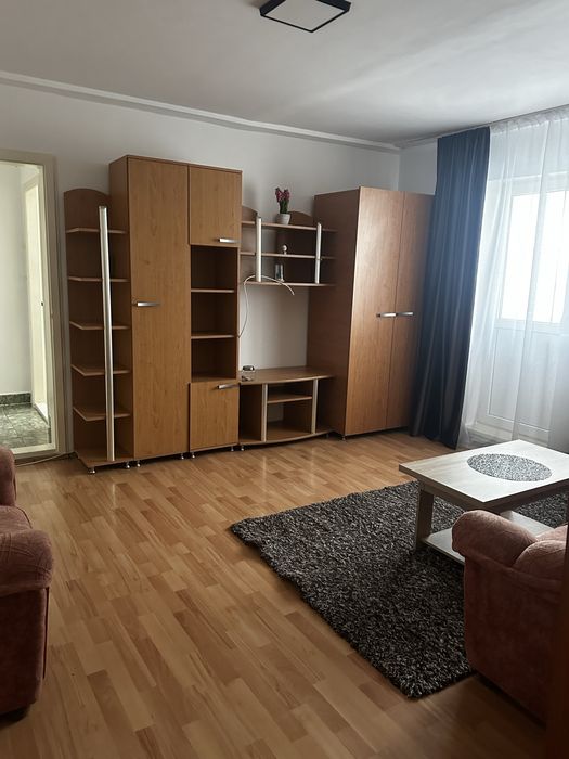 Inchiriez apartament-Zona Decebal