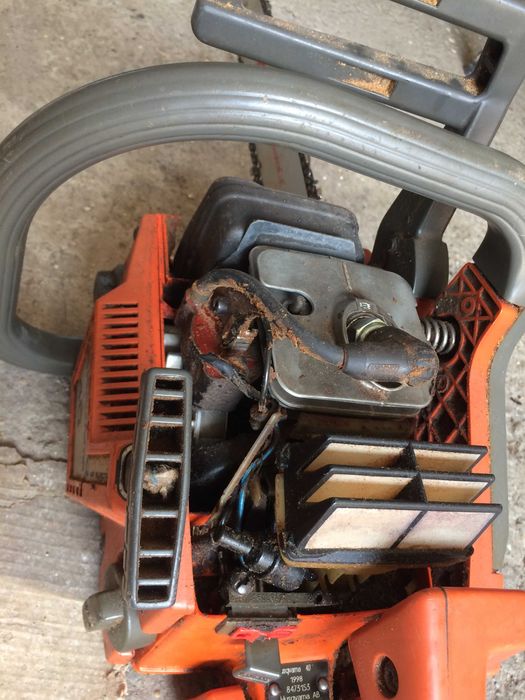 Продавам бензинови моторни резачки husqvarna 345 и хускварна 40
