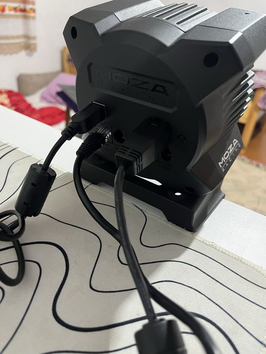 Игровой руль Moza R3
