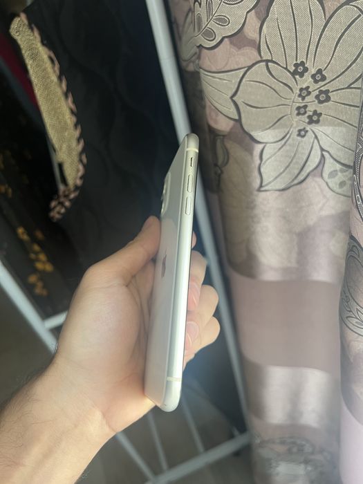 Продам IPhone 11 128gb