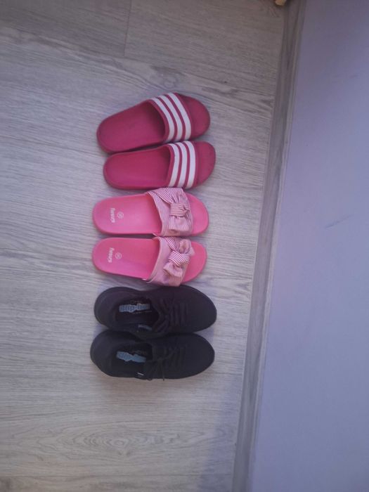 Детски чехли 2 броя 35 и маратонки 36 и подарък