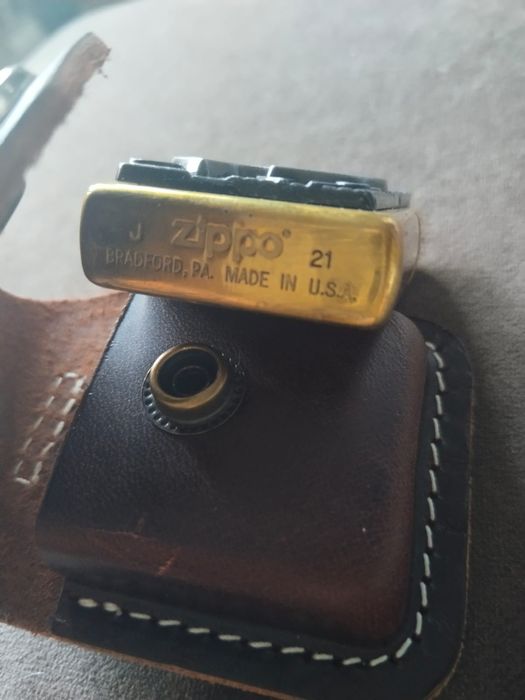 Зажигалка Зиппо с чехлом.