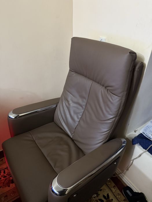 Комплект и внутри кресло колонки научный клавиатуры мишка