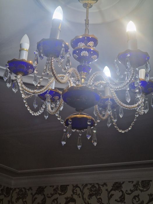 SROCHNO!! Chehiya bagemasi lyustra sotiladi.