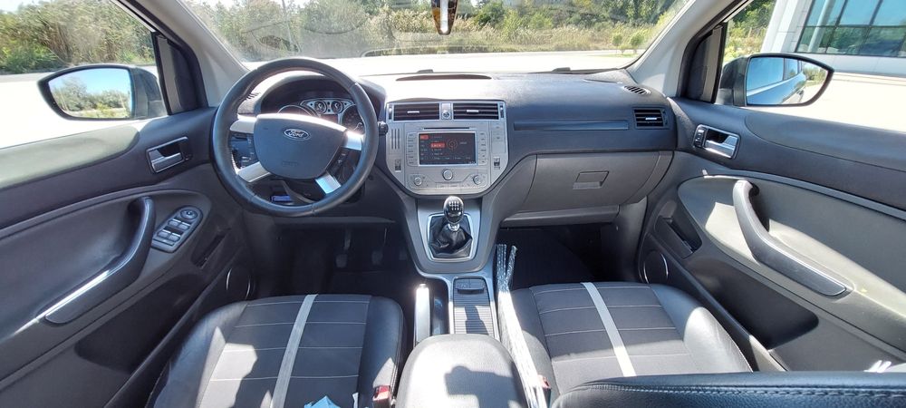 Vând Ford Kuga 2011