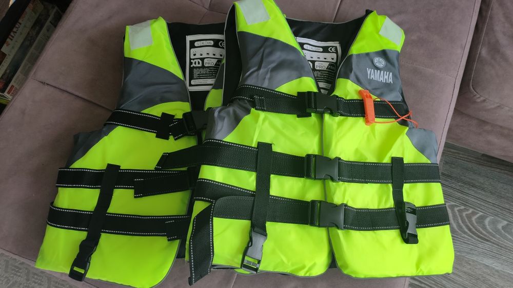 Спасательные жилеты