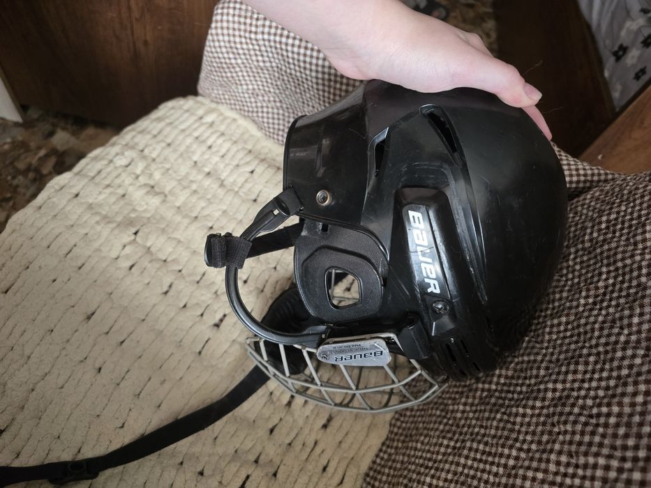 Bauer шлем с регулировкой под объем головы